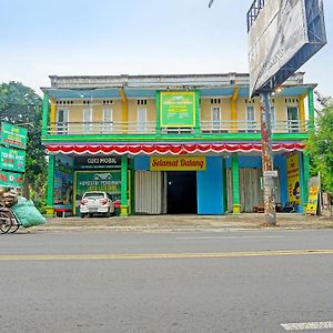 Oyo 91825 Ayu Lestari Homestay